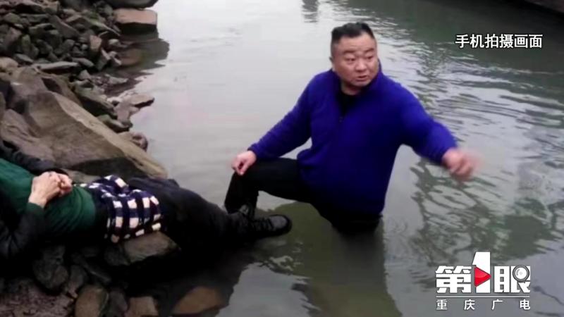 DƬ